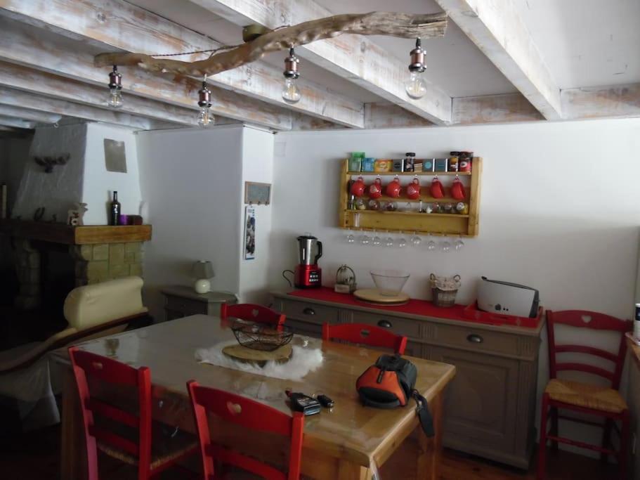 Paisible Maison Dans Les Pyrenees Fontpédrouse 외부 사진