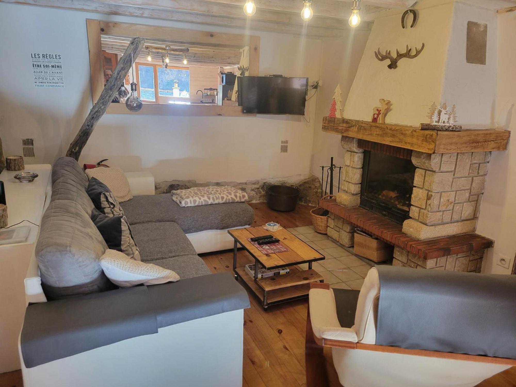 Paisible Maison Dans Les Pyrenees Fontpédrouse 외부 사진